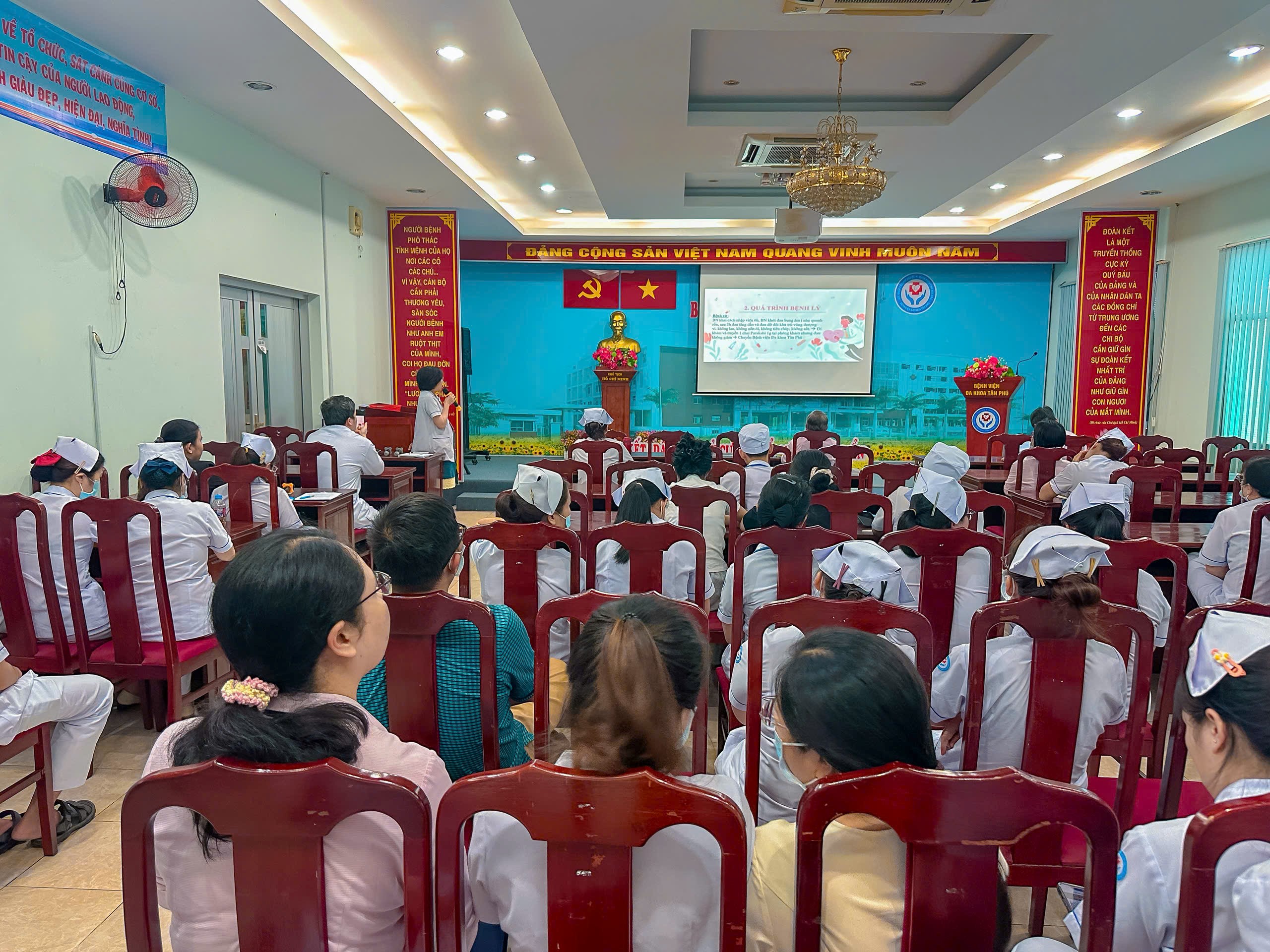 nang cao chat luong cham soc nguoi benh qua  buoi binh ho so dieu duong quy iv nam 2025