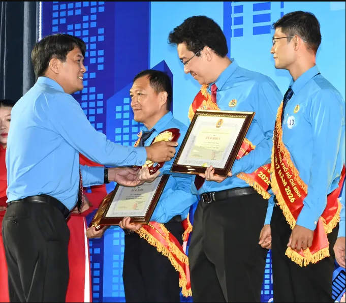 chuc mung dong chi huynh thanh tung duoc vinh danh “giai thuong 287” thanh pho ho chi minh nam 2026