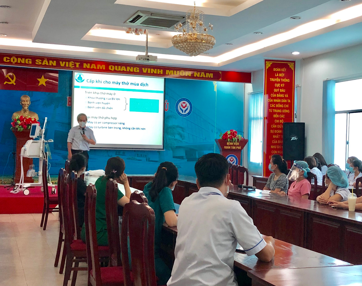 Triển khai  Kế hoạch tập huấn chăm sóc người bệnh COVID-19  tại Bệnh viện quận Tân Phú năm 2022