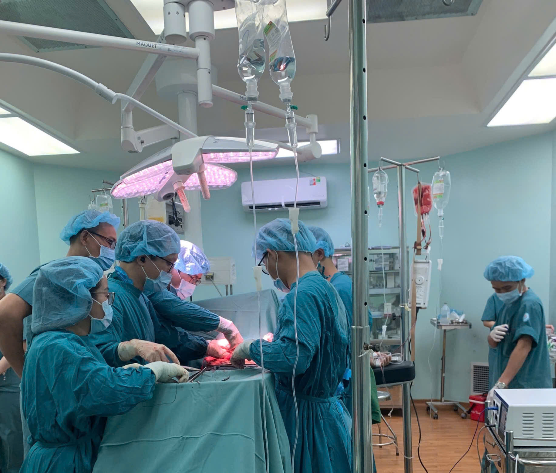 KÍCH HOẠT BÁO ĐỘNG ĐỎ LIÊN VIỆN CỨU SỐNG BỆNH NHÂN SỐC MẤT MÁU DO ĐA CHẤN THƯƠNG NẶNG SAU TAI NẠN GIAO THÔNG