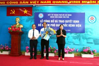 trao quyet dinh pho giam doc benh vien quan tan phu