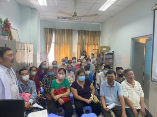 to chuc cau lac bo benh nhan mac benh man tinh den kham va dieu tri tai benh vien quan tan phu